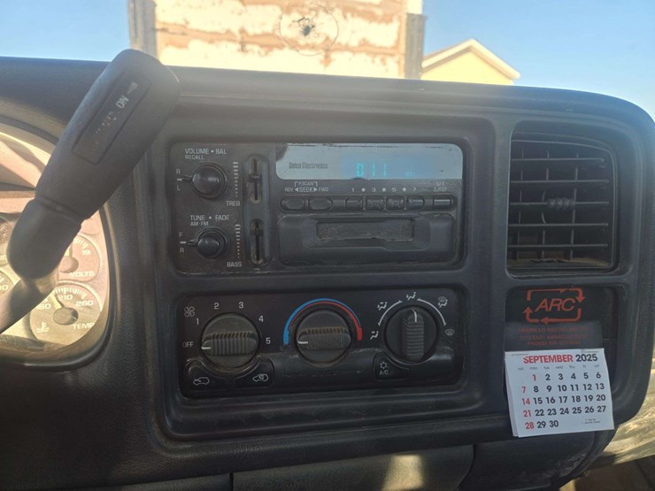 2001-chevrolet-silverado-1500-image-17