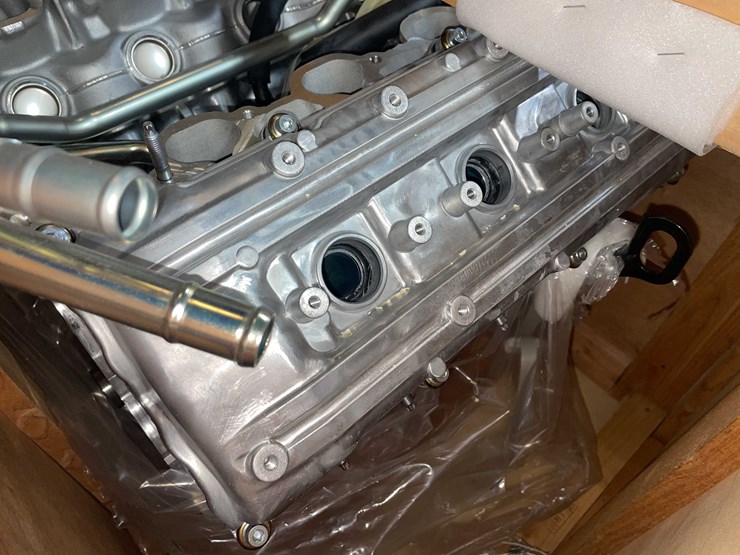 #8616-•-isuzu-trooper-engine-(e)-image-12