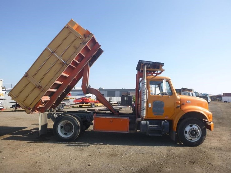 1995-international-4700-image-8