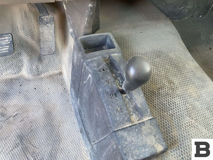 2012-chevrolet-silverado-1500-image-29