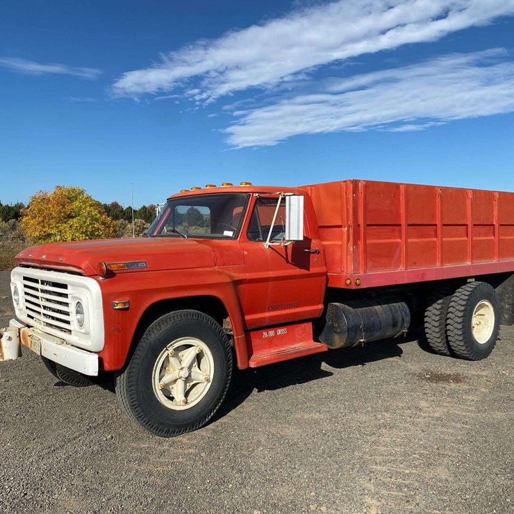 1968 FORD F750