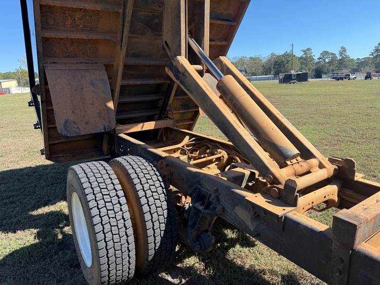 2013-international-durastar-4300-image-33