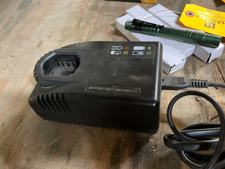 #8541-•-snap-on-3/8"-power-ratchet-wrench-with-batteries-and-charger-(pr12)-image-9