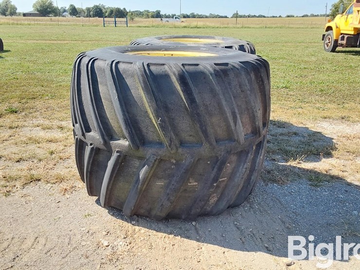 firestone-flotation-23-deep-tread-38x50.00x32-floater-tires-&-rims-image-8