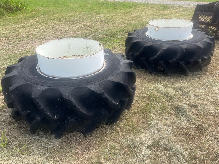 #205-•-lot-of-2-tractor-tires-image-4