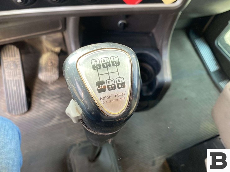 2013-kenworth-t800-image-62