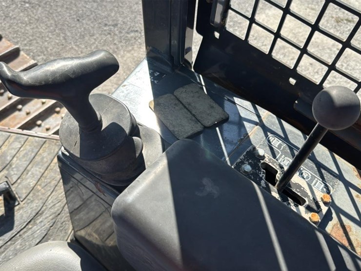 2015-deere-450j-lt-image-13