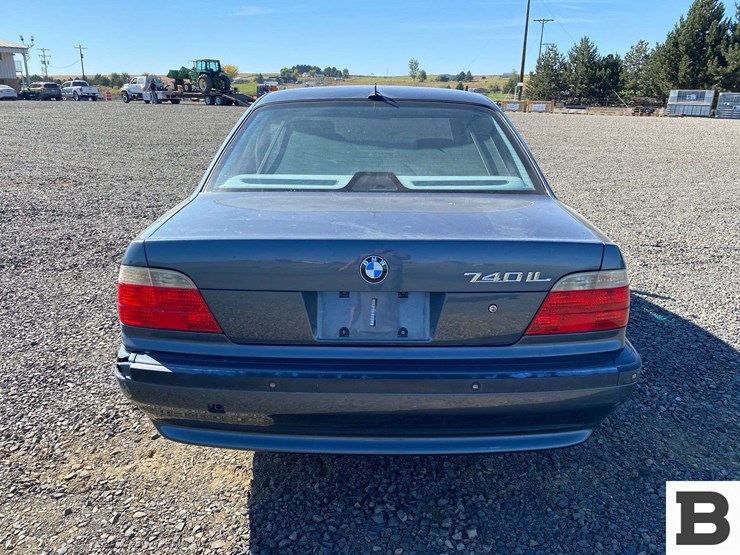 2001-bmw-740-sedan-image-4