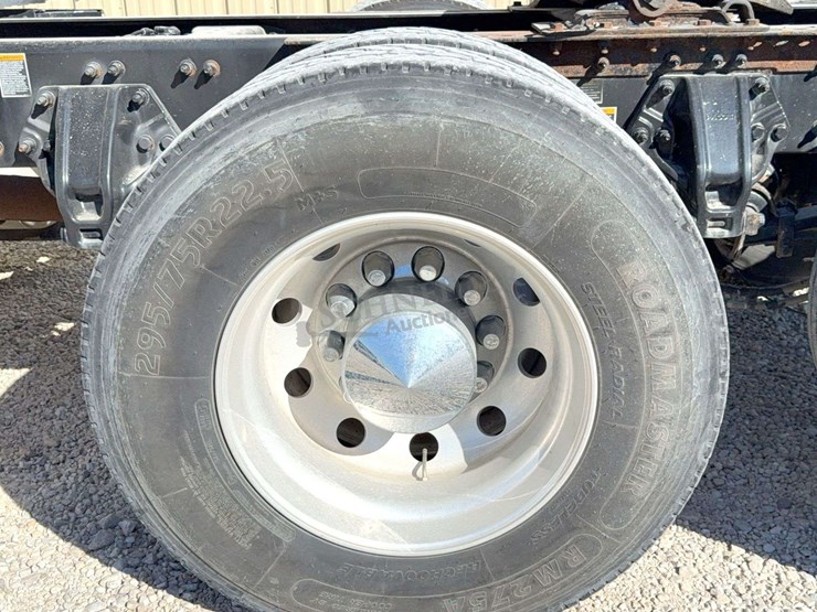 2017-peterbilt-579-image-87