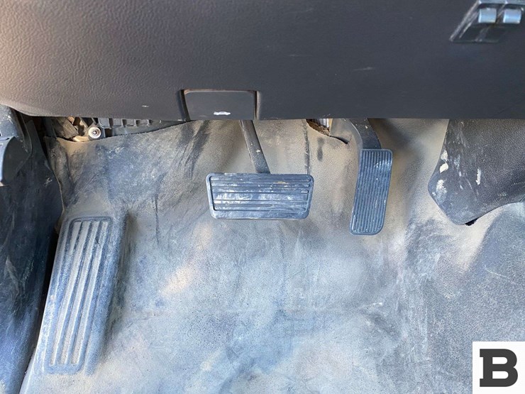 2017-chevrolet-silverado-1500-image-22