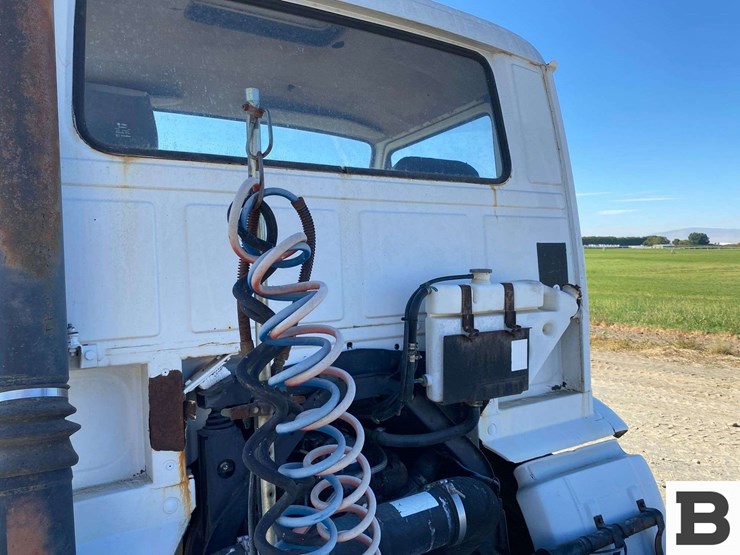 1989-kenworth-22-210-tractor-truck-image-15