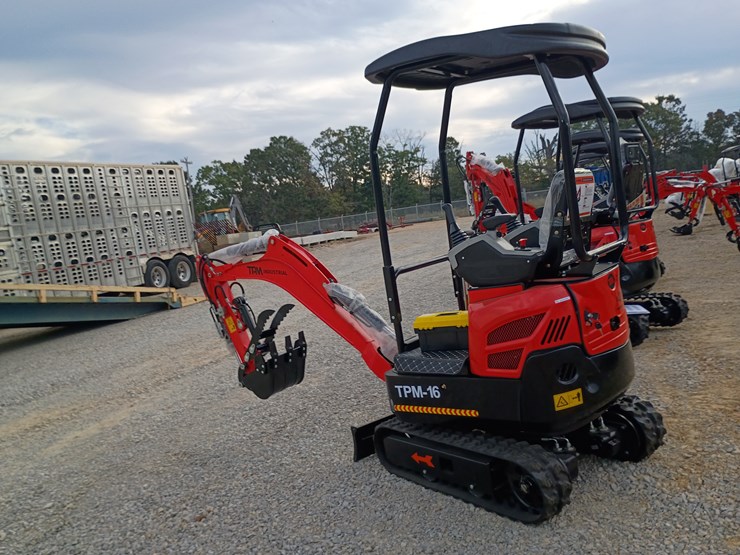 #l57-001-•-2025-tpm-16-mini-excavator-(gasoline)-image-2
