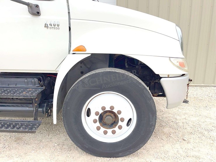 2003-international-durastar-4400-image-14