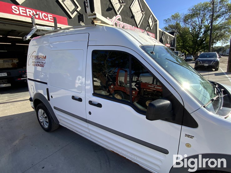 2010-ford-transit-connect-image-16