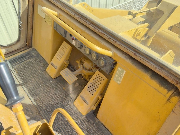 caterpillar-953b-image-38