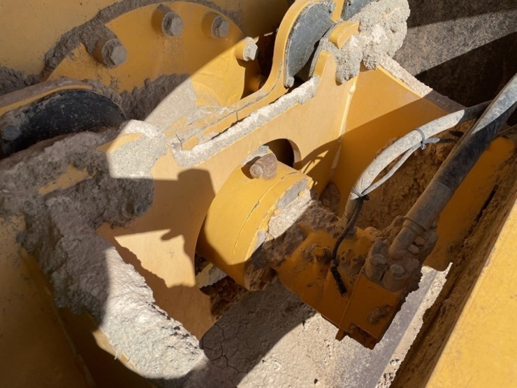 2014-volvo-sd160-vibratory-roller-image-9