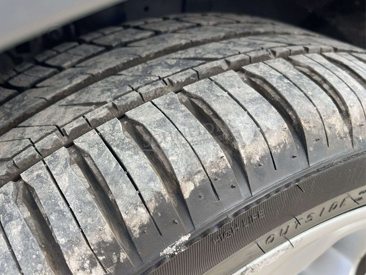 2013-ford-escape-titanium-image-16