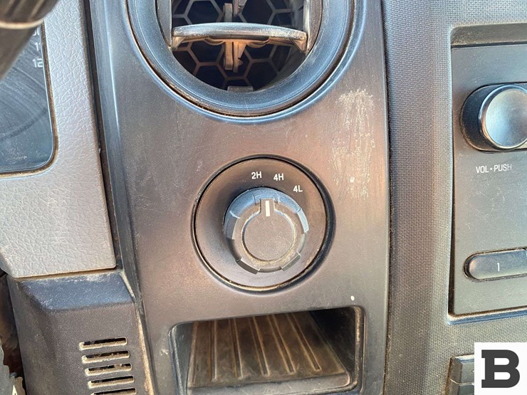 2011-ford-f150-image-30