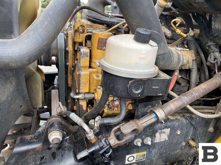 2002-peterbilt-330-image-35