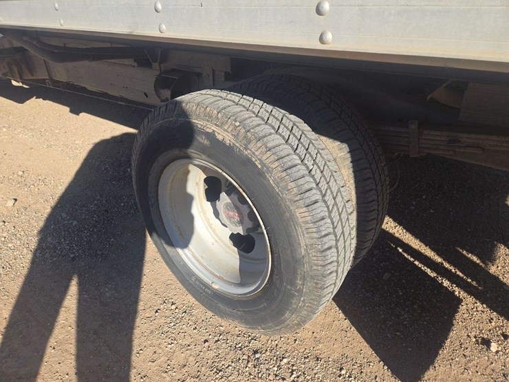 2003-gmc-3500-image-5