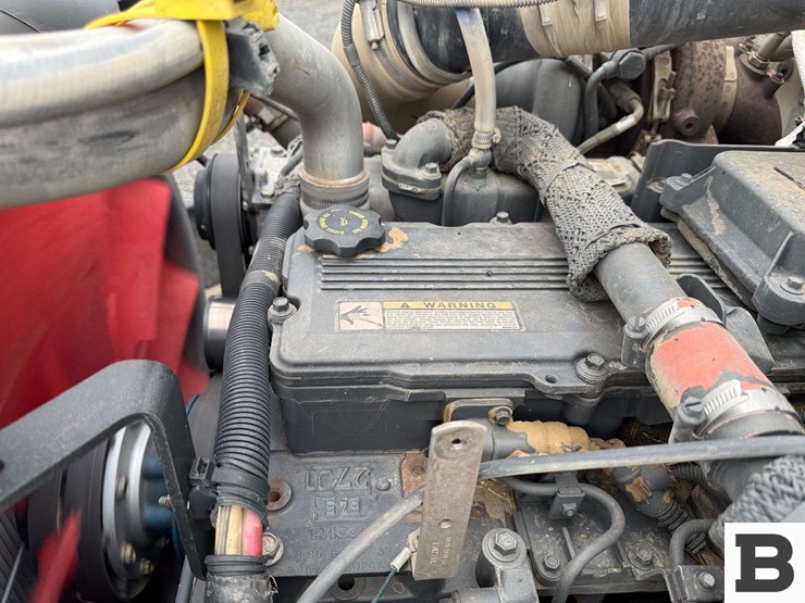 2013-peterbilt-348-image-46