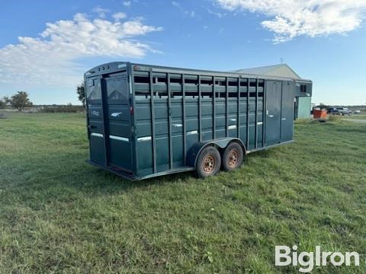 2000-titan-trailer-image-5