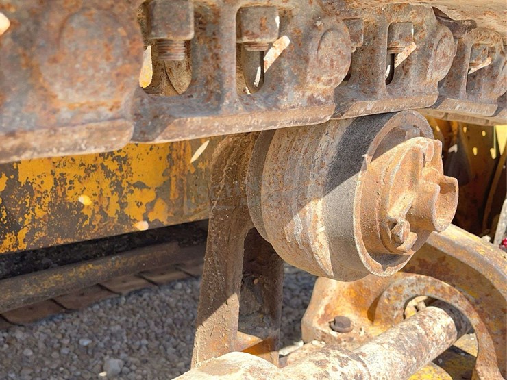 john-deere-450-image-22