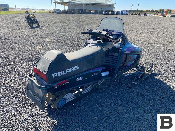 1998-polaris-indy-trail-touring-xlt-snowmobile-image-4