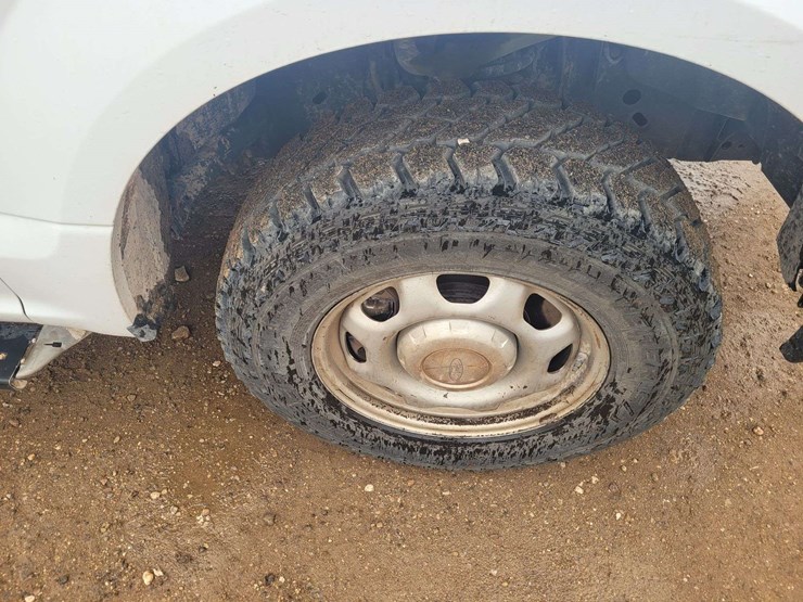 2017-ford-f150-xl-image-14