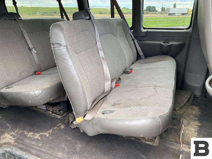 2019-chevrolet-express-3500-image-20