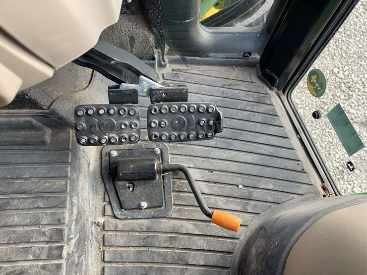 2022-john-deere-5065e-image-44