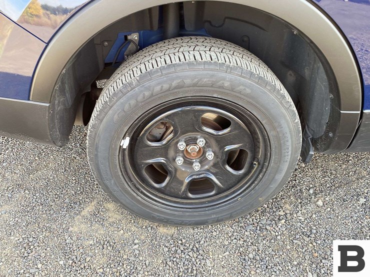 2016-ford-explorer-image-19