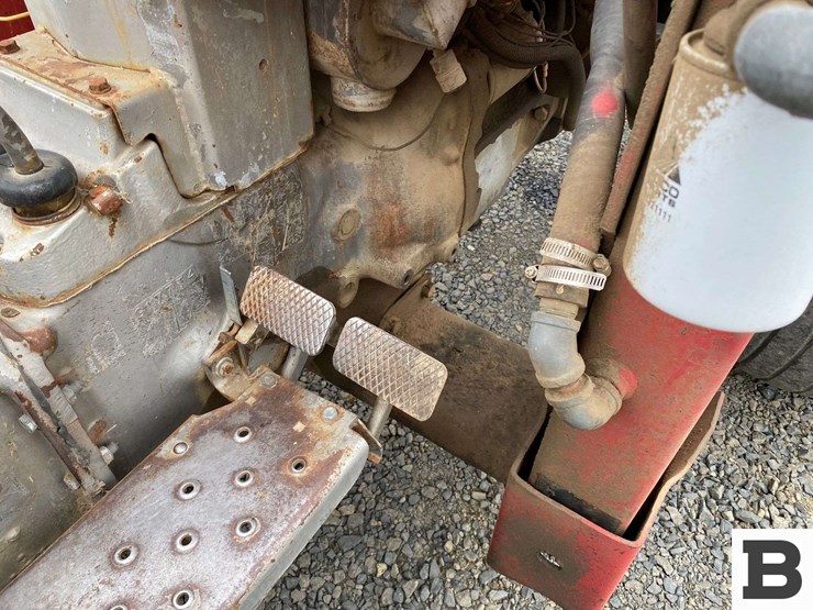 1976-massey-ferguson-245-image-28