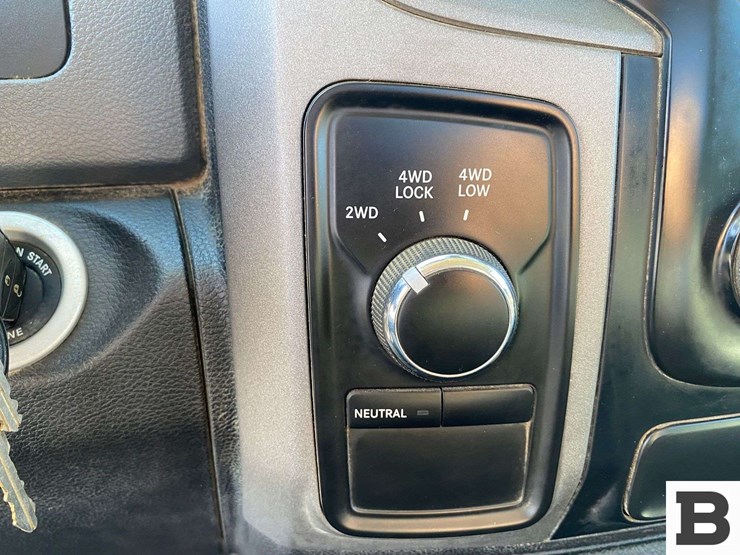 2013-ram-1500-pickup-image-26