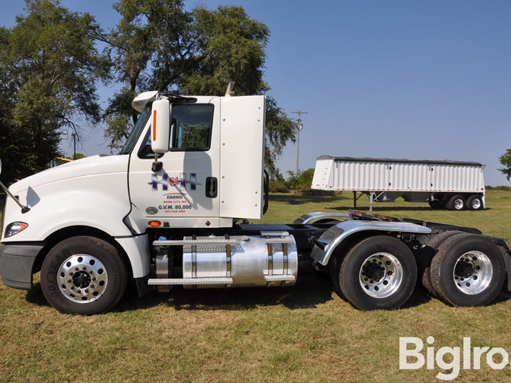 2016-international-prostar-image-2