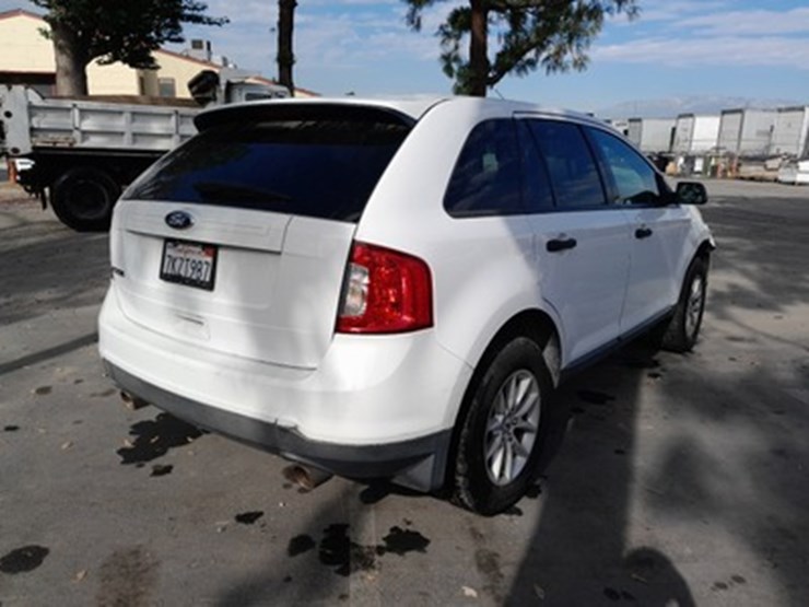 2014-ford-edge-image-3