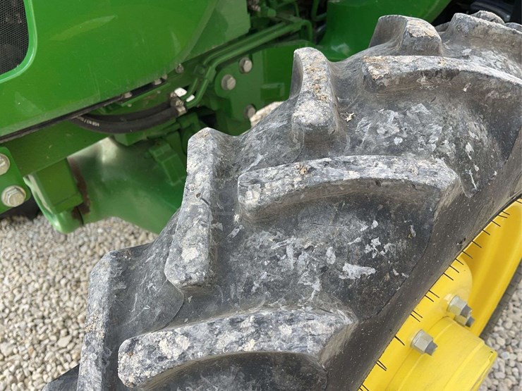 2022-john-deere-5065e-image-30