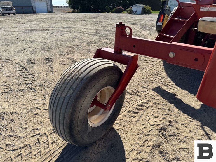 new-holland-h8040-image-35