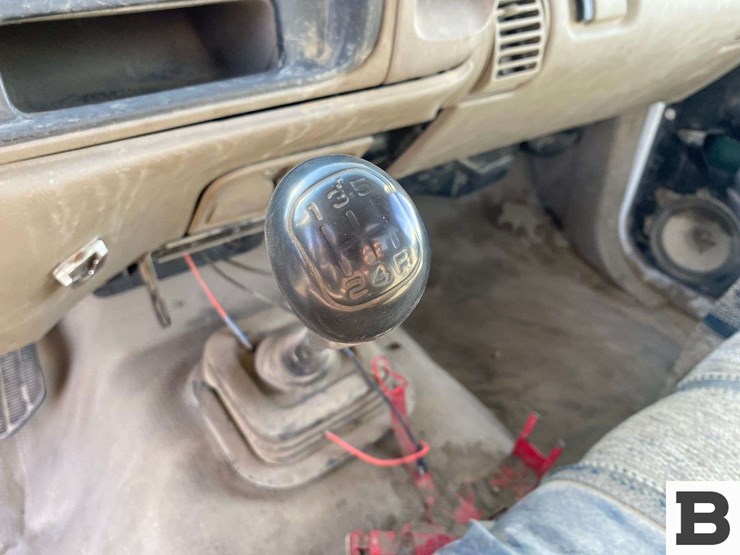 2001-chevrolet-gmt400-image-33