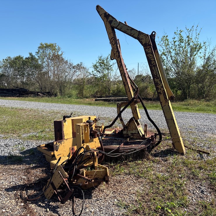 #136 • SIDE CUTTER ATTCHMENT FOR TRACTOR