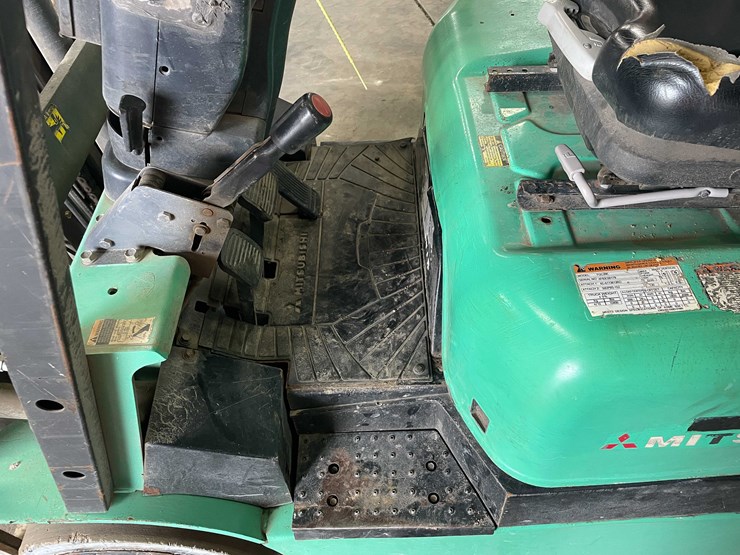 mitsubishi-fgc30k-image-19