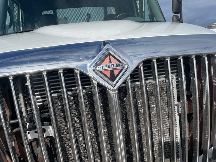 2003-international-durastar-4300-image-9