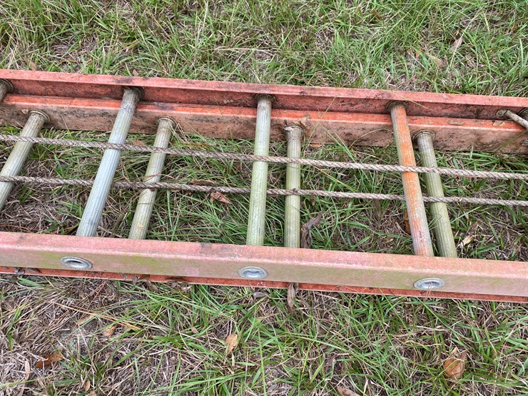 #59-•-#167-•-24-foot-fiberglass-extension-ladder-image-3