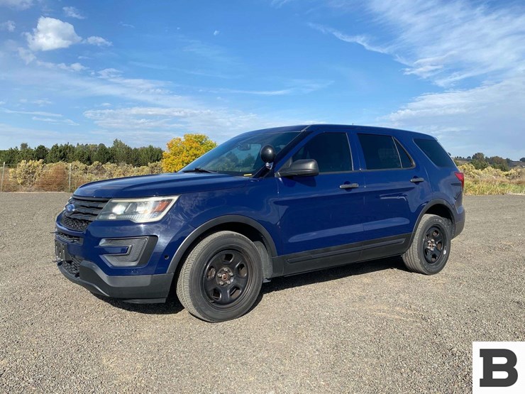 2016-ford-explorer-image-1