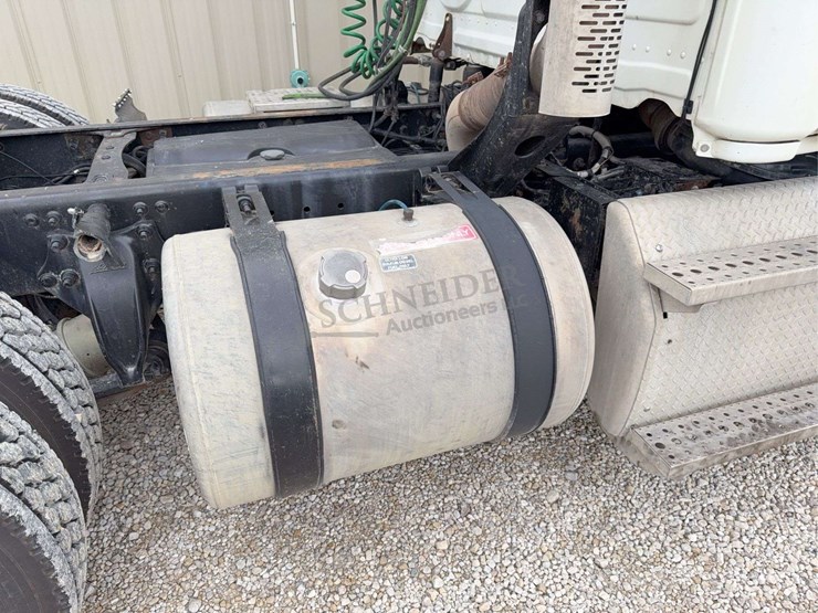 2012-freightliner-cascadia-113-image-20