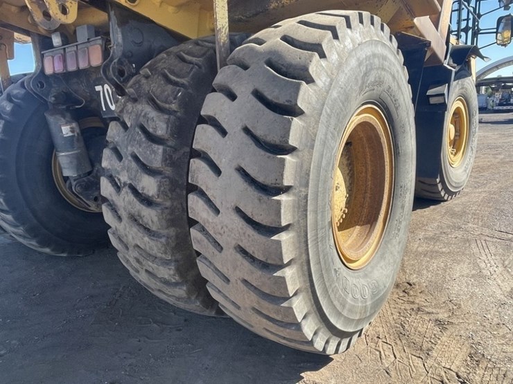 2015-komatsu-hd605-7e0-image-12