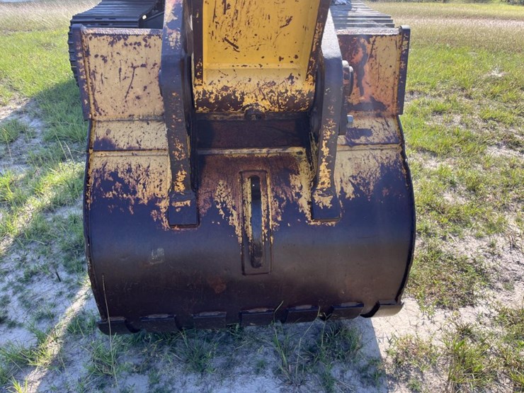 komatsu-pc228us-lc-image-15