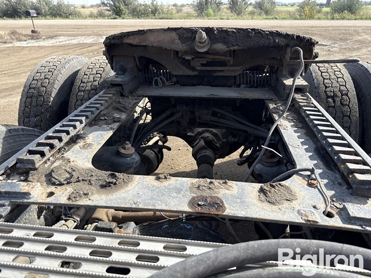 2005-peterbilt-378-image-18