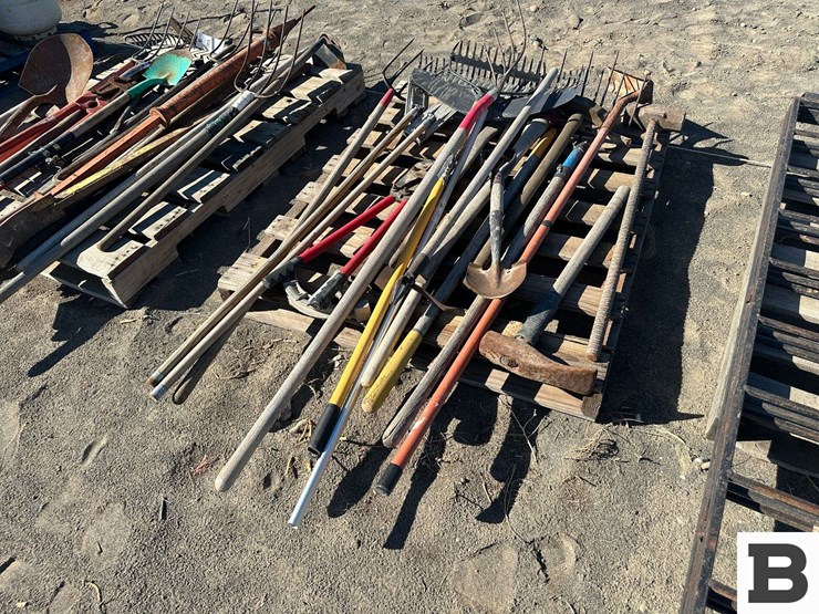 rakes,-shovels,-pipe-bender-image-1