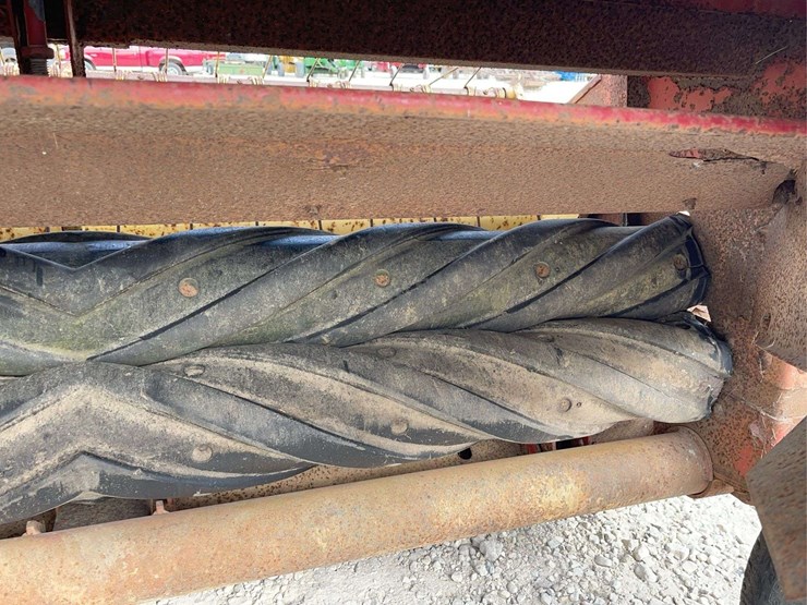 new-holland-474-image-19